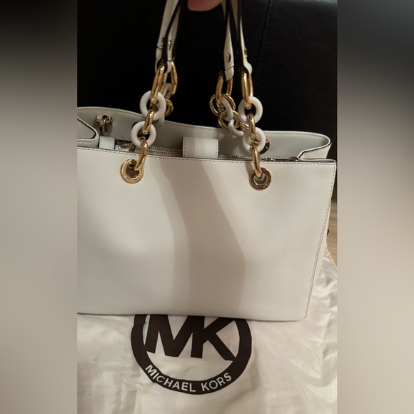 Michael Kors White Safiano Leather Handbag - Picture 8 of 16